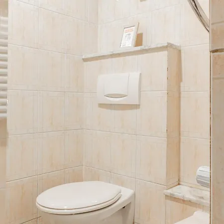 Free Parking - 5 Min By Walk From Center Como