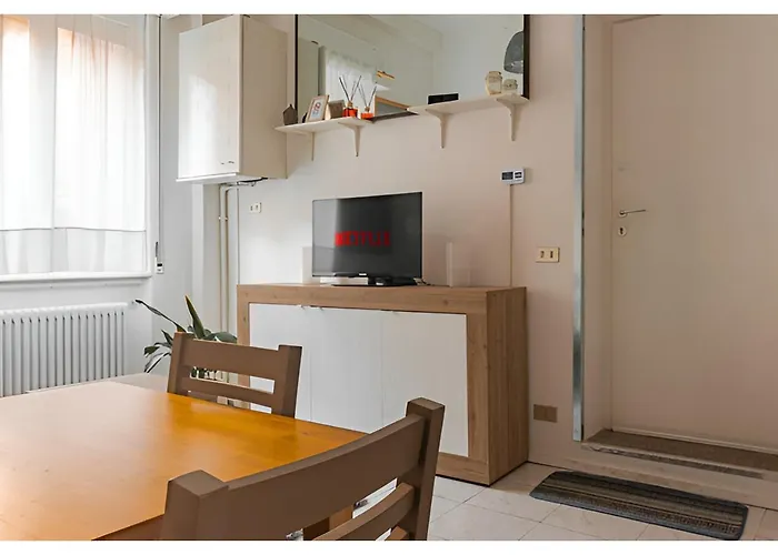 Free Parking - 5 Min By Walk From Center